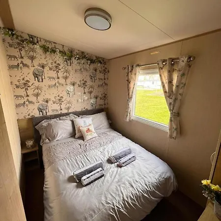 N And B Caravan Hire Flamingo Land Kirby Misperton