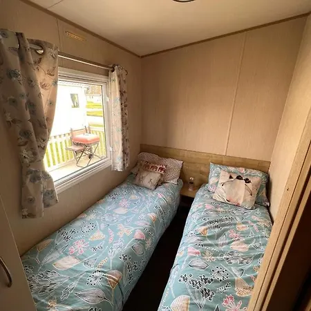 Campsite N And B Caravan Hire Flamingo Land Kirby Misperton