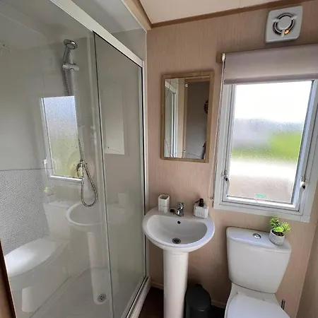 Campsite N And B Caravan Hire Flamingo Land