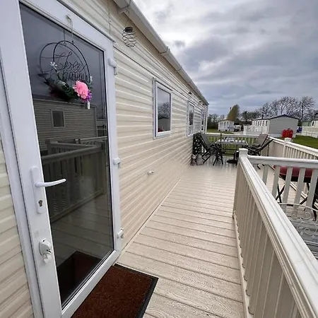 N And B Caravan Hire Flamingo Land * Kirby Misperton